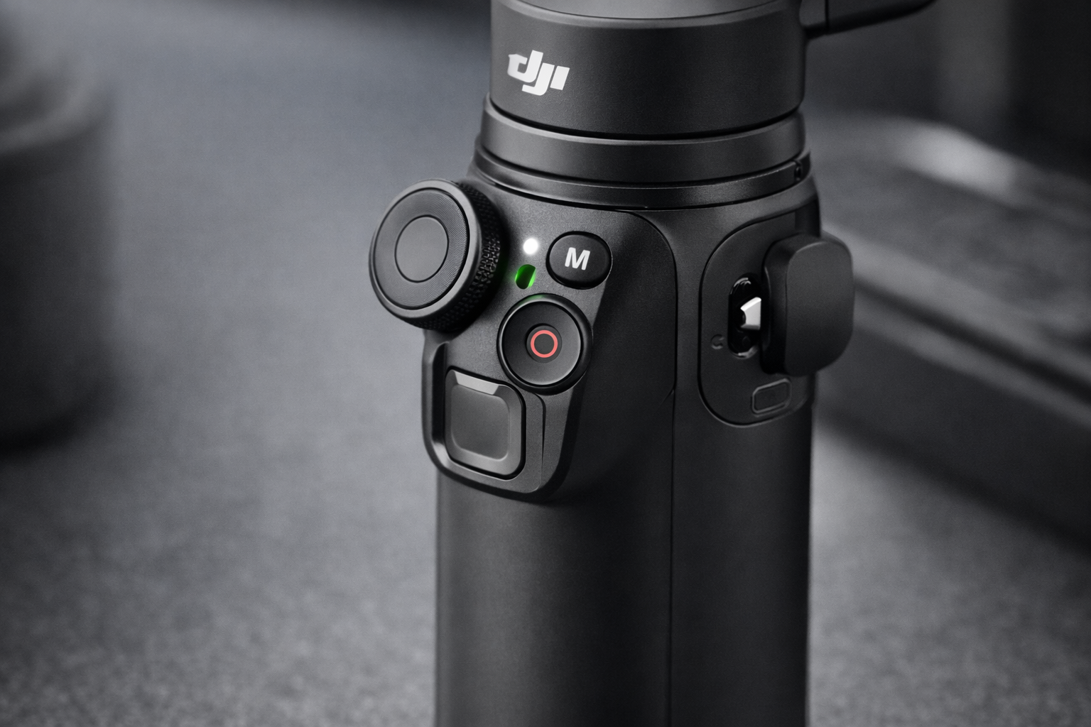 DJI Osmo Mobile 7P Gimbal Stabilizer